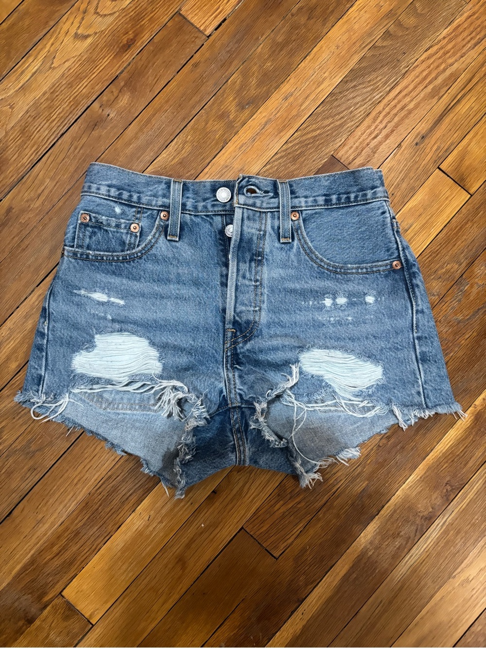 Levi’s High-Rise Distressed Denim Shorts - Blue